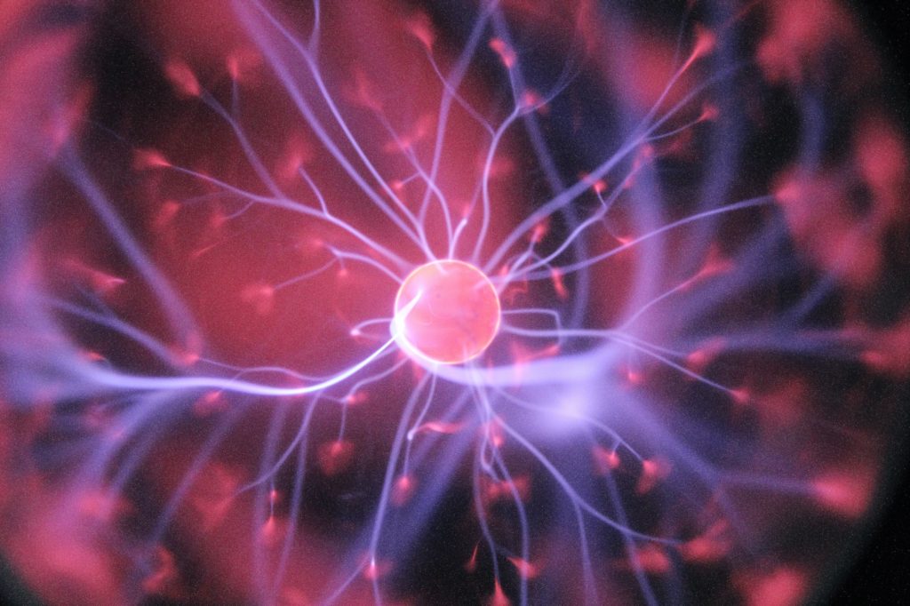 脳内の神経回路が活発に動いているイメージ